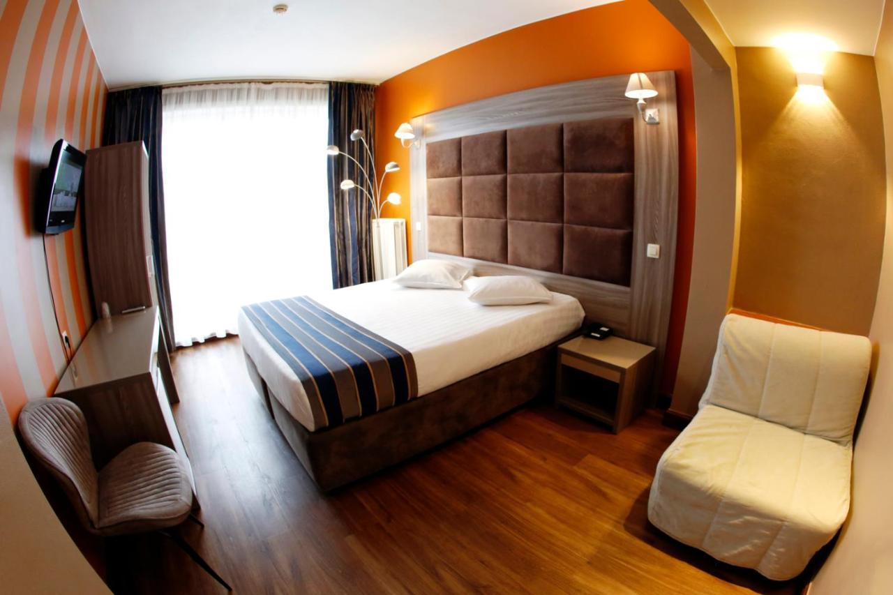 Hotel Midi-Zuid Saint-Gilles Exterior photo