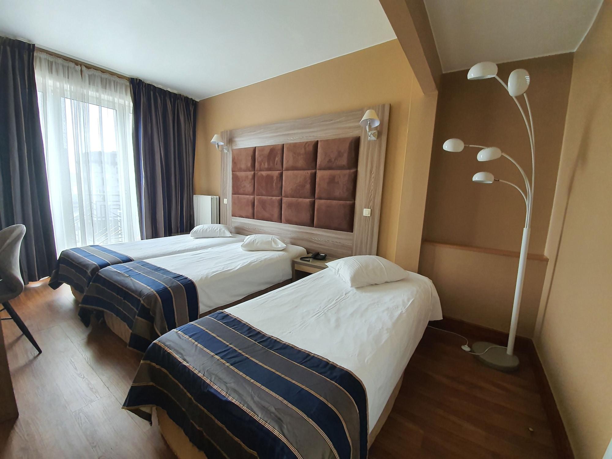 Hotel Midi-Zuid Saint-Gilles Exterior photo