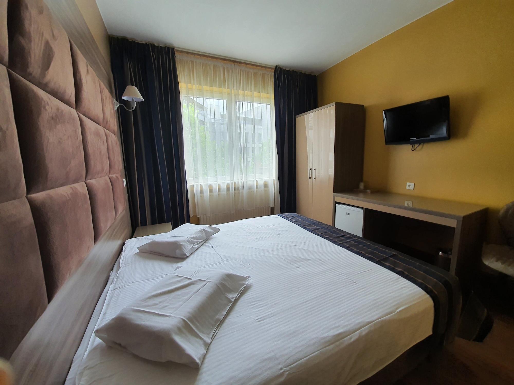 Hotel Midi-Zuid Saint-Gilles Exterior photo