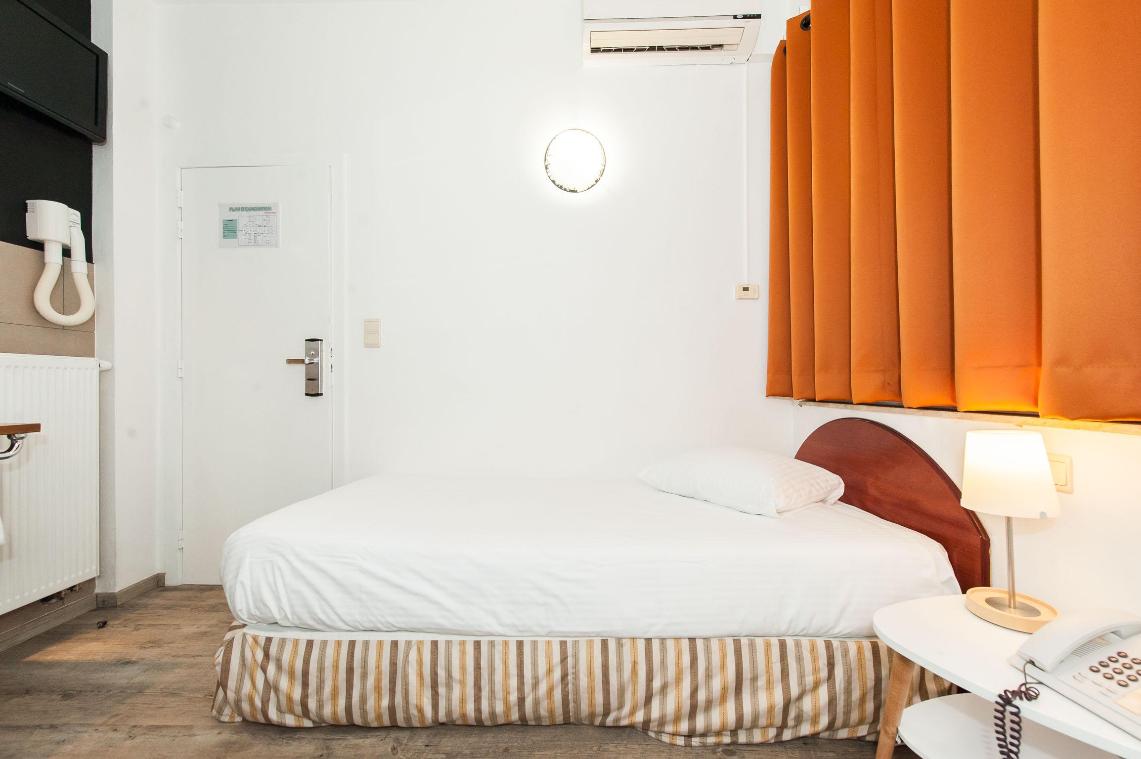 Hotel Midi-Zuid Saint-Gilles Exterior photo